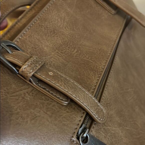 Montana West Tan Tote Bag Classic Design & Zipper Closure - Picture 7 of 14
